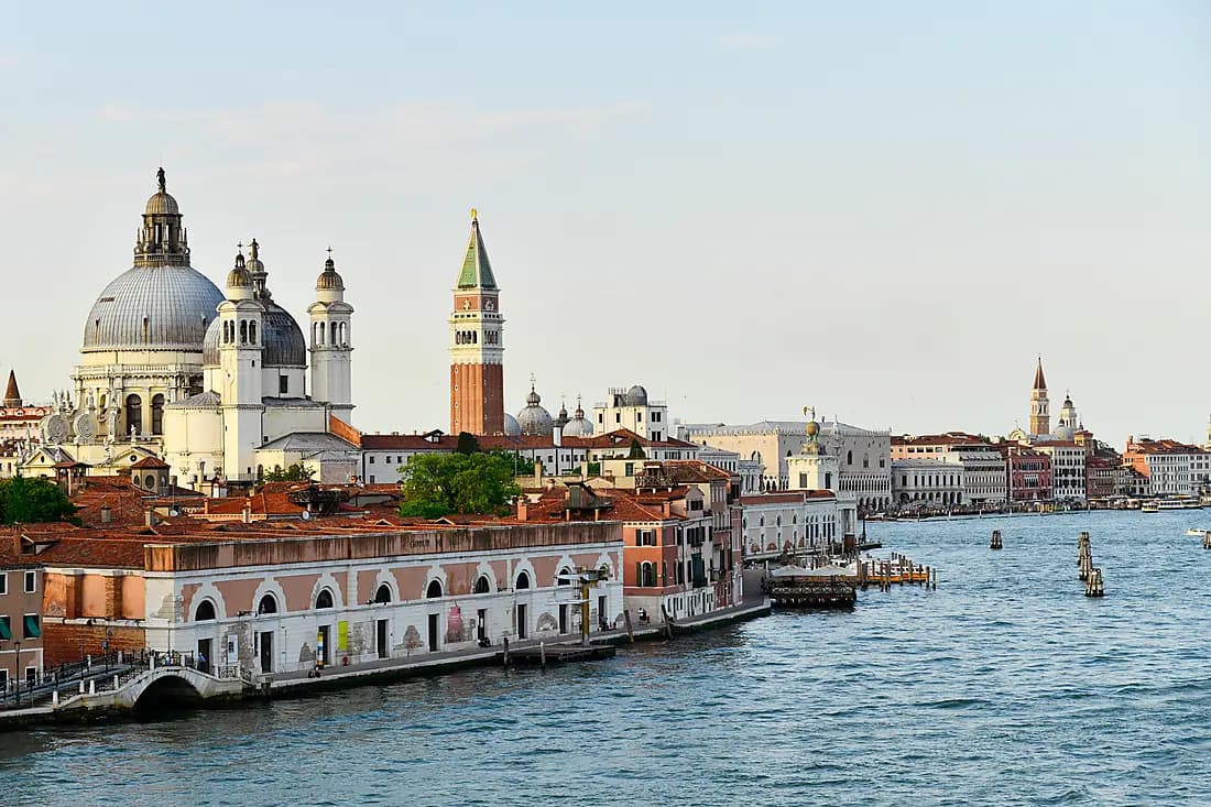 TRANSFERT PANORAMIQUE ET TEMPS LIBRE DE L'AÉROPORT AU PORT DE VENISE