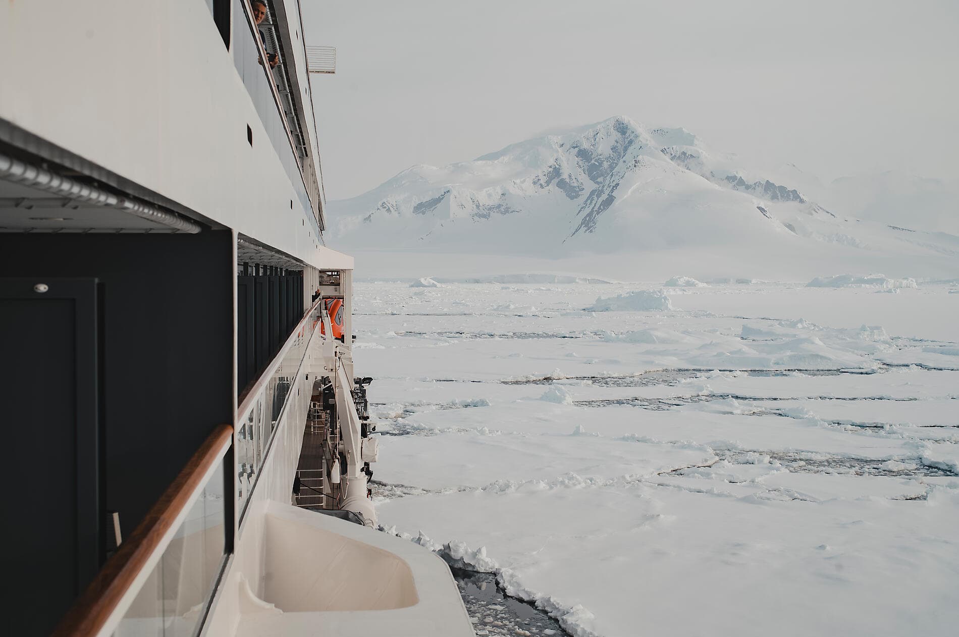 Côte est inexplorée de l’Antarctique et terres australes françaises 