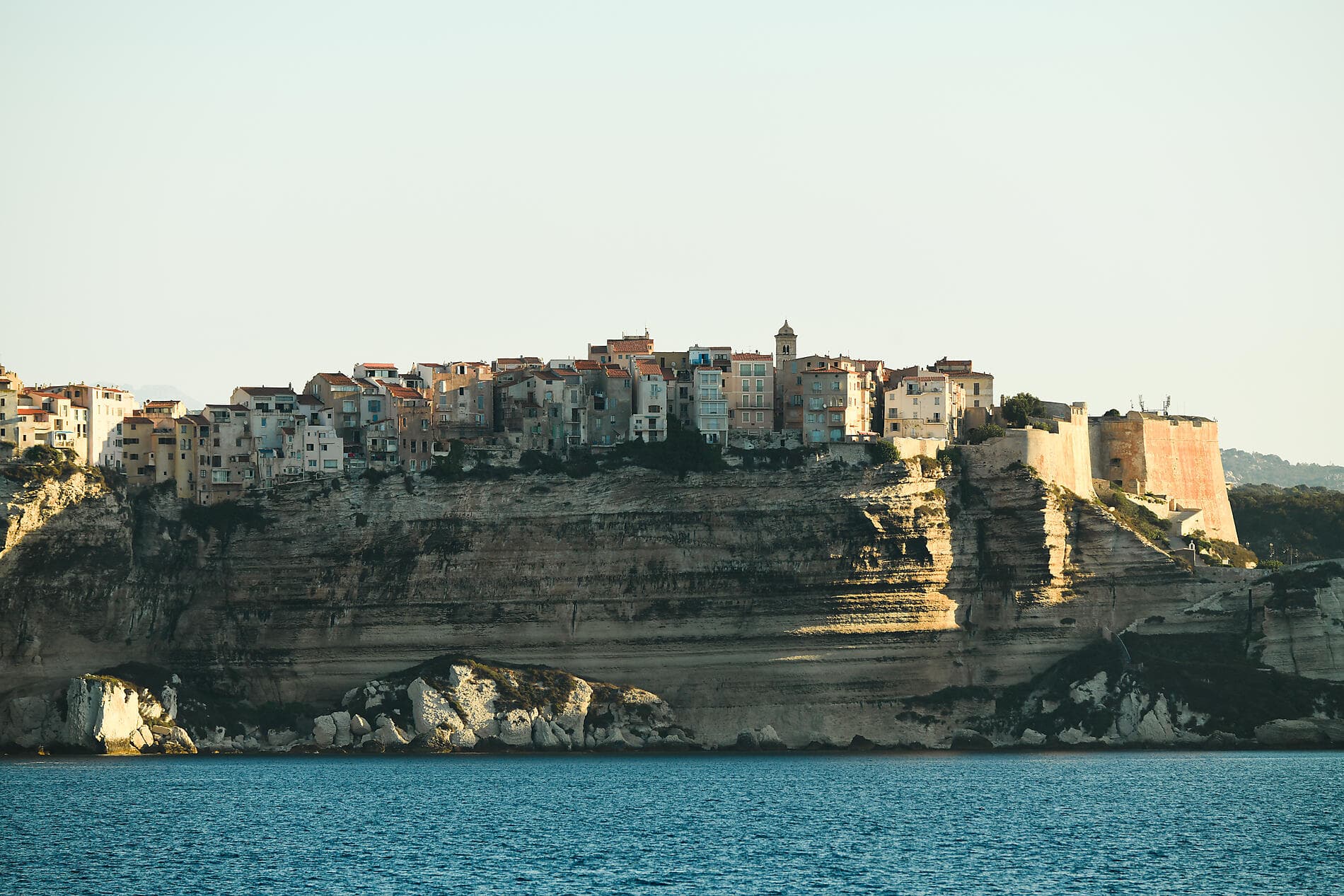 Rivages corses sous les voiles du Ponant ©Studio PONANT-Nicolas Leconte
