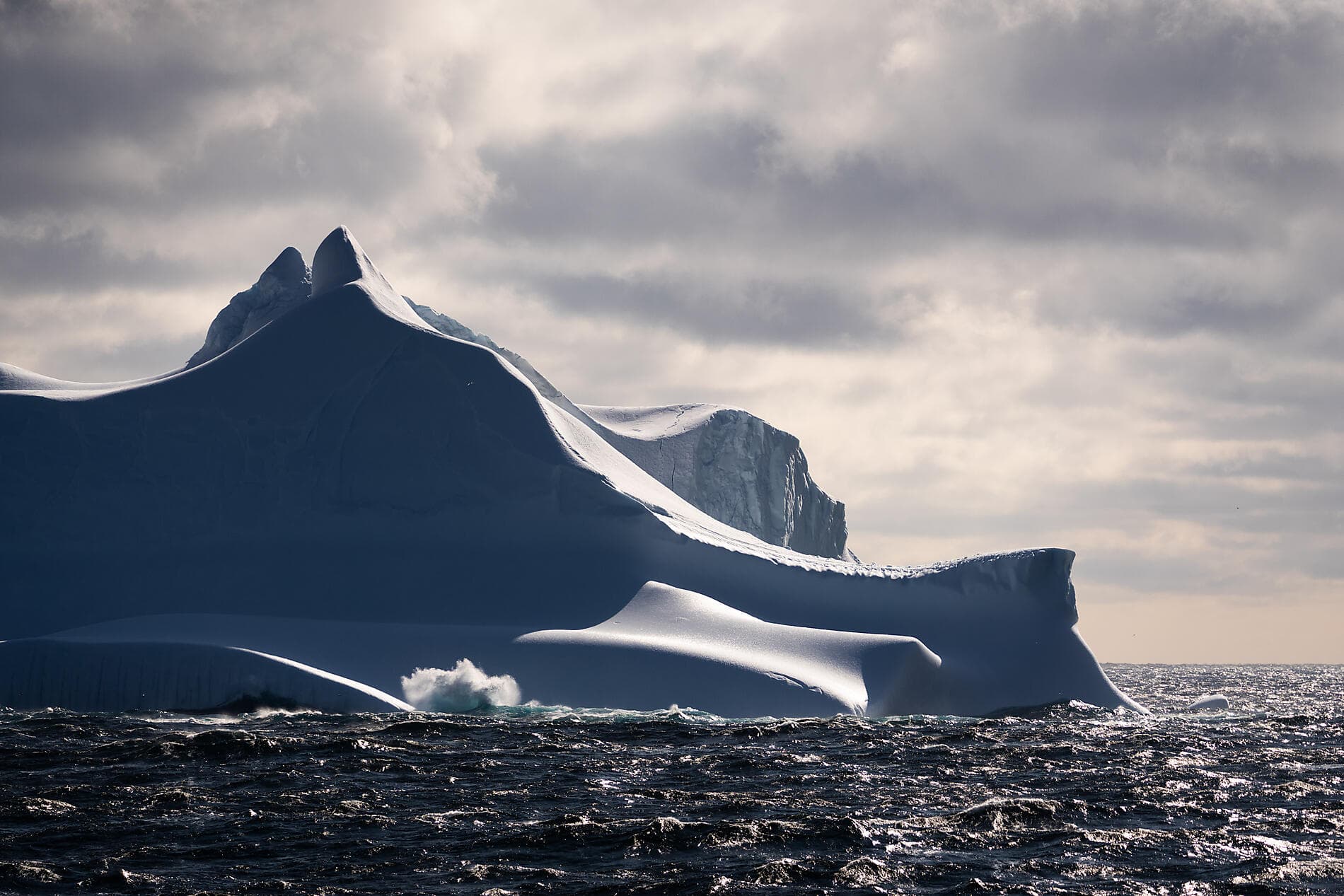 Banquise inexplorée du nord-est du Groenland. 