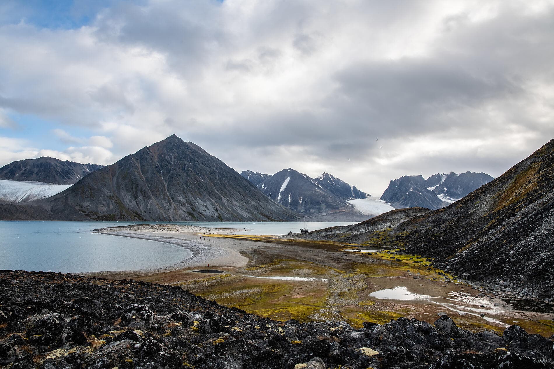 Eclipse solaire totale dans le Grand Nord sauvage 